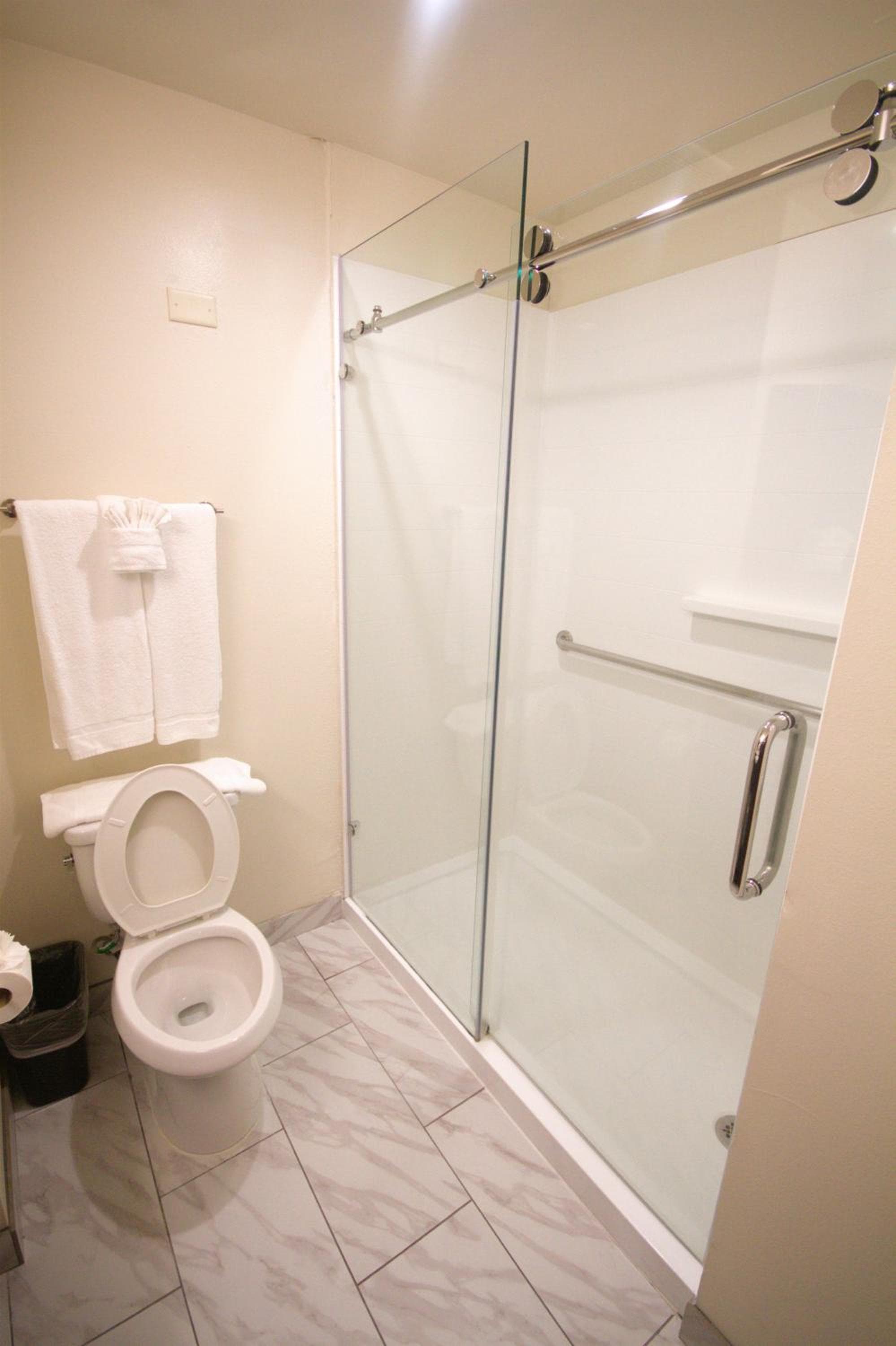 Atrium Hotel & Suites DFW Airport