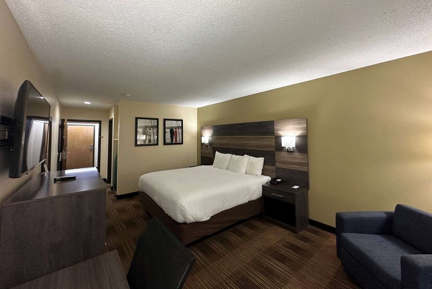 AmericInn by Wyndham Fort Atkinson