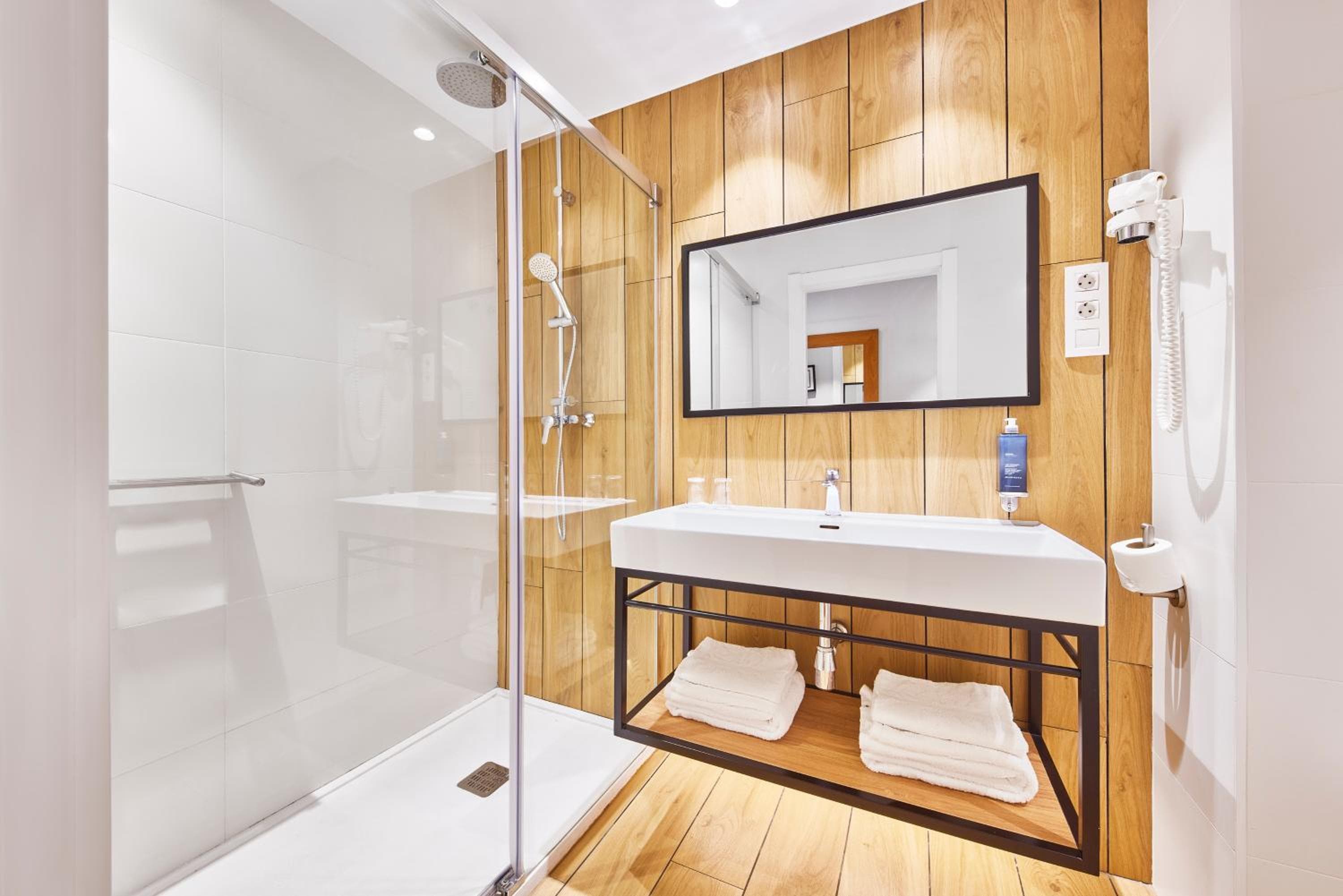 Barcelona Century Hotel