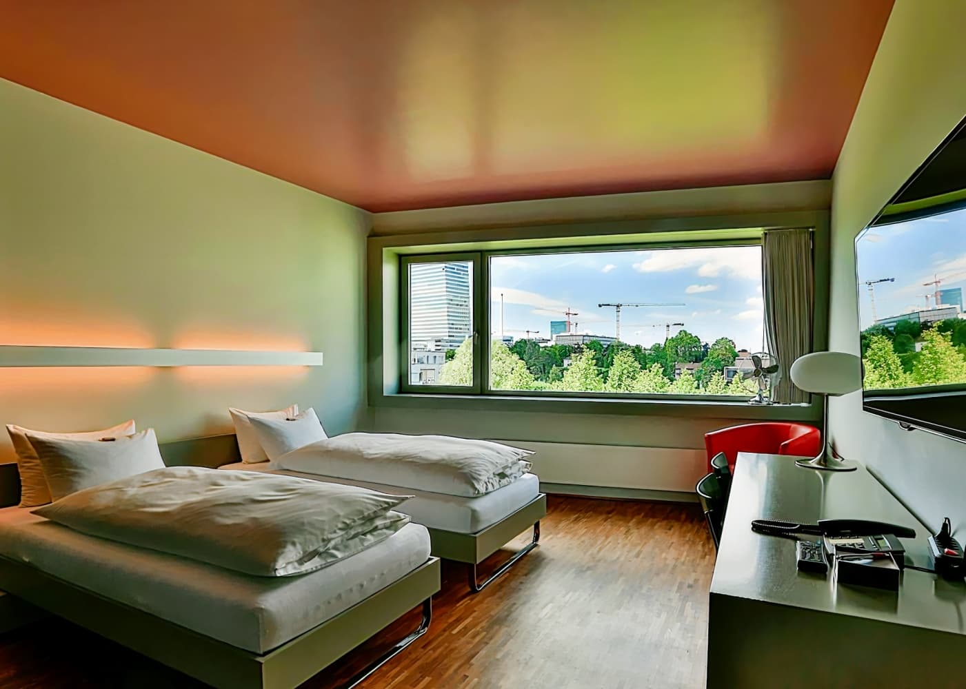 Dasbreitehotel am Rhein