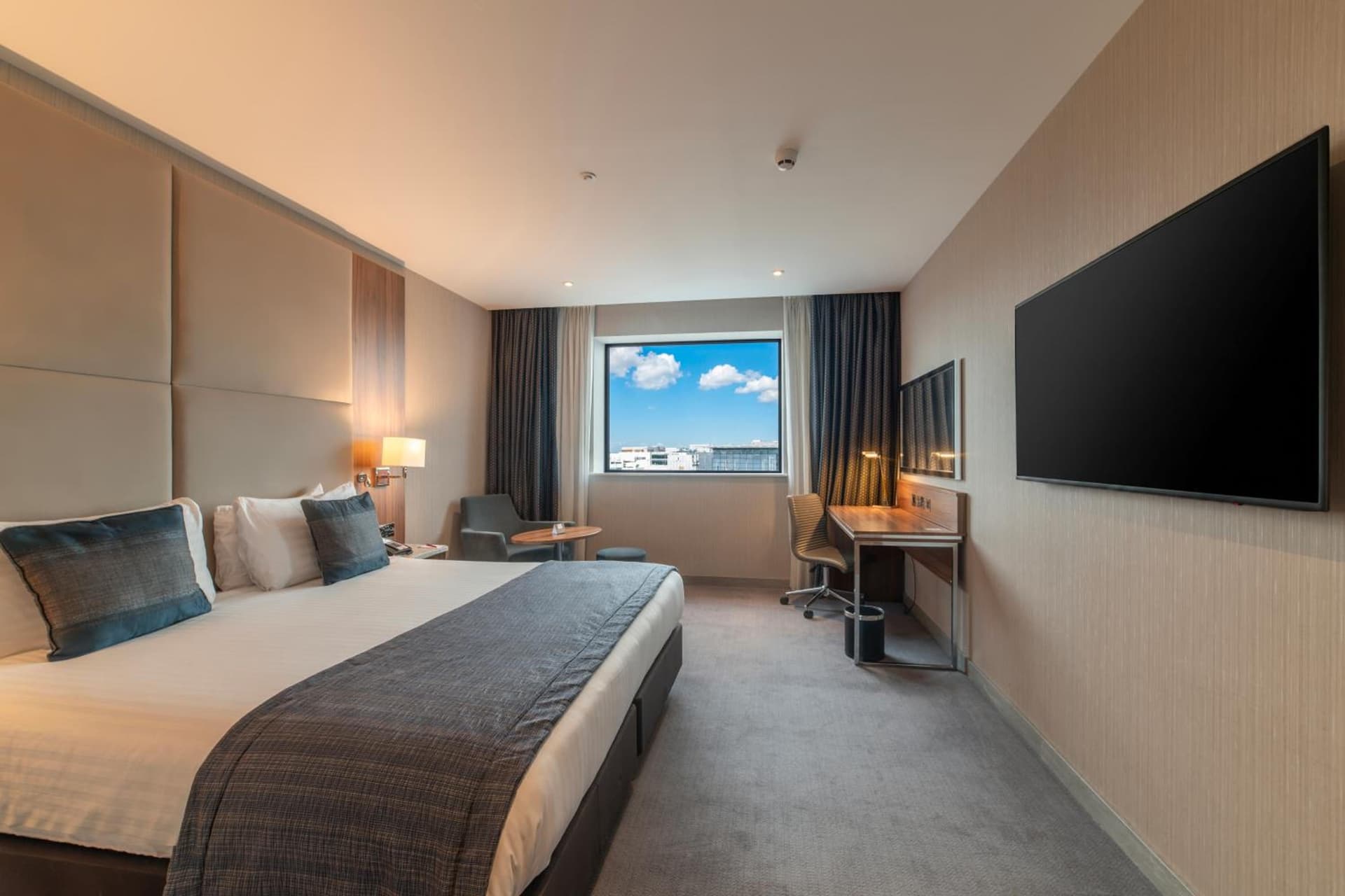 Crowne Plaza London Heathrow T4, an IHG Hotel