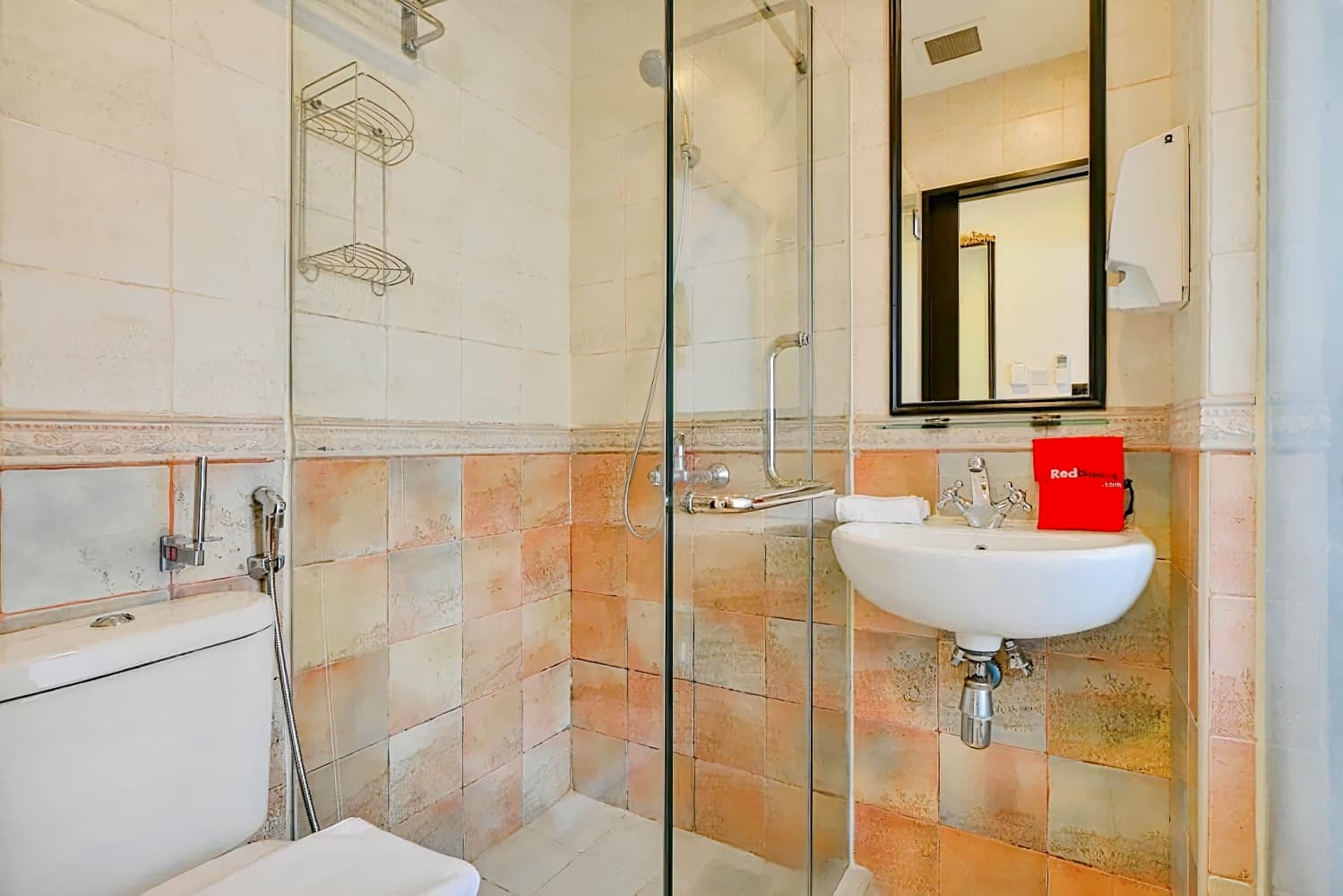 RedDoorz near Marine Parade Central