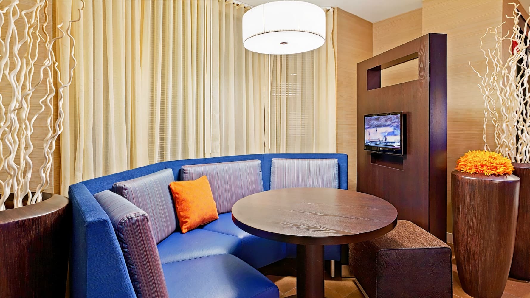 Courtyard by Marriott Austin The Domain Area