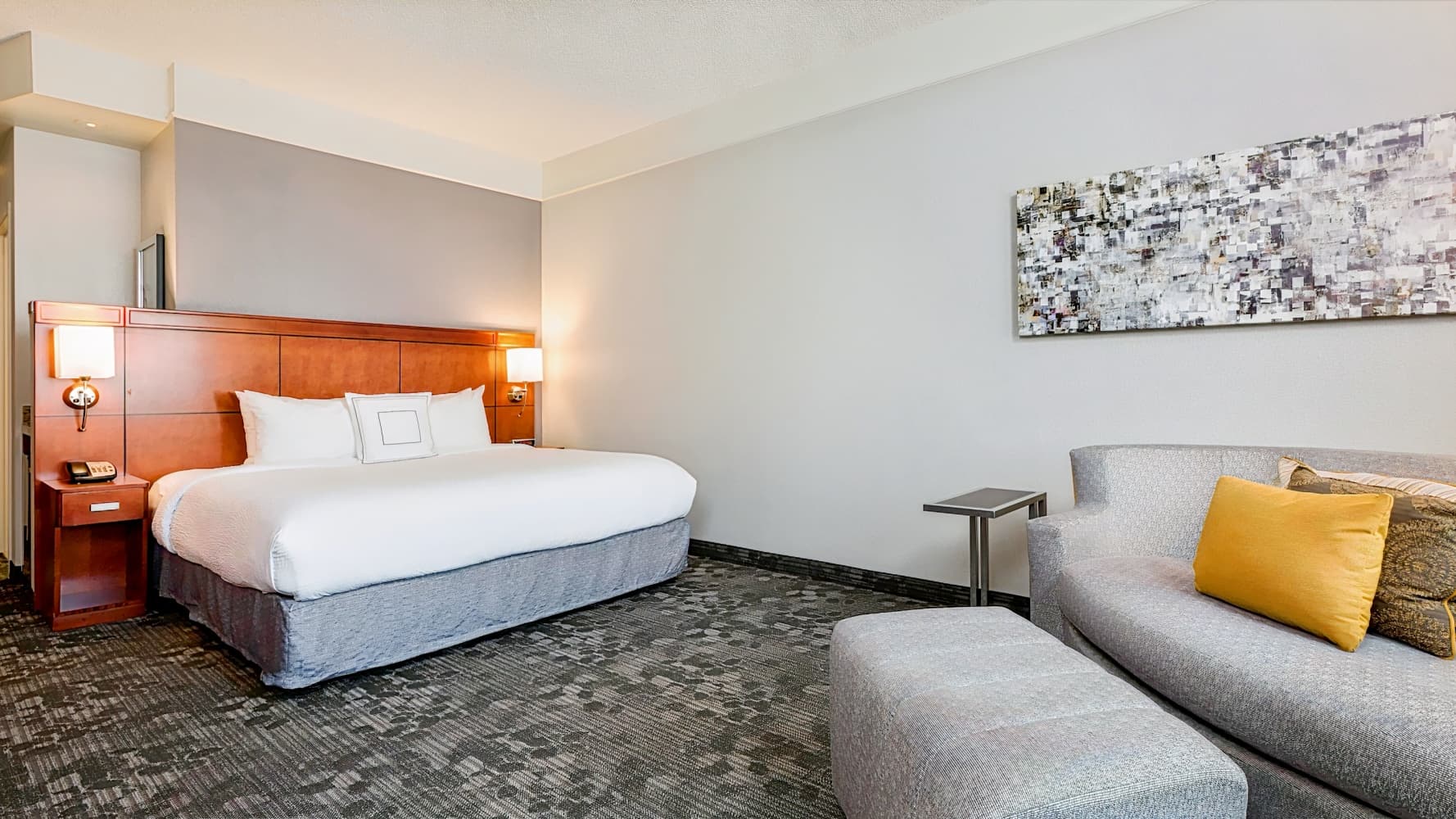 Courtyard by Houston by The Galleria