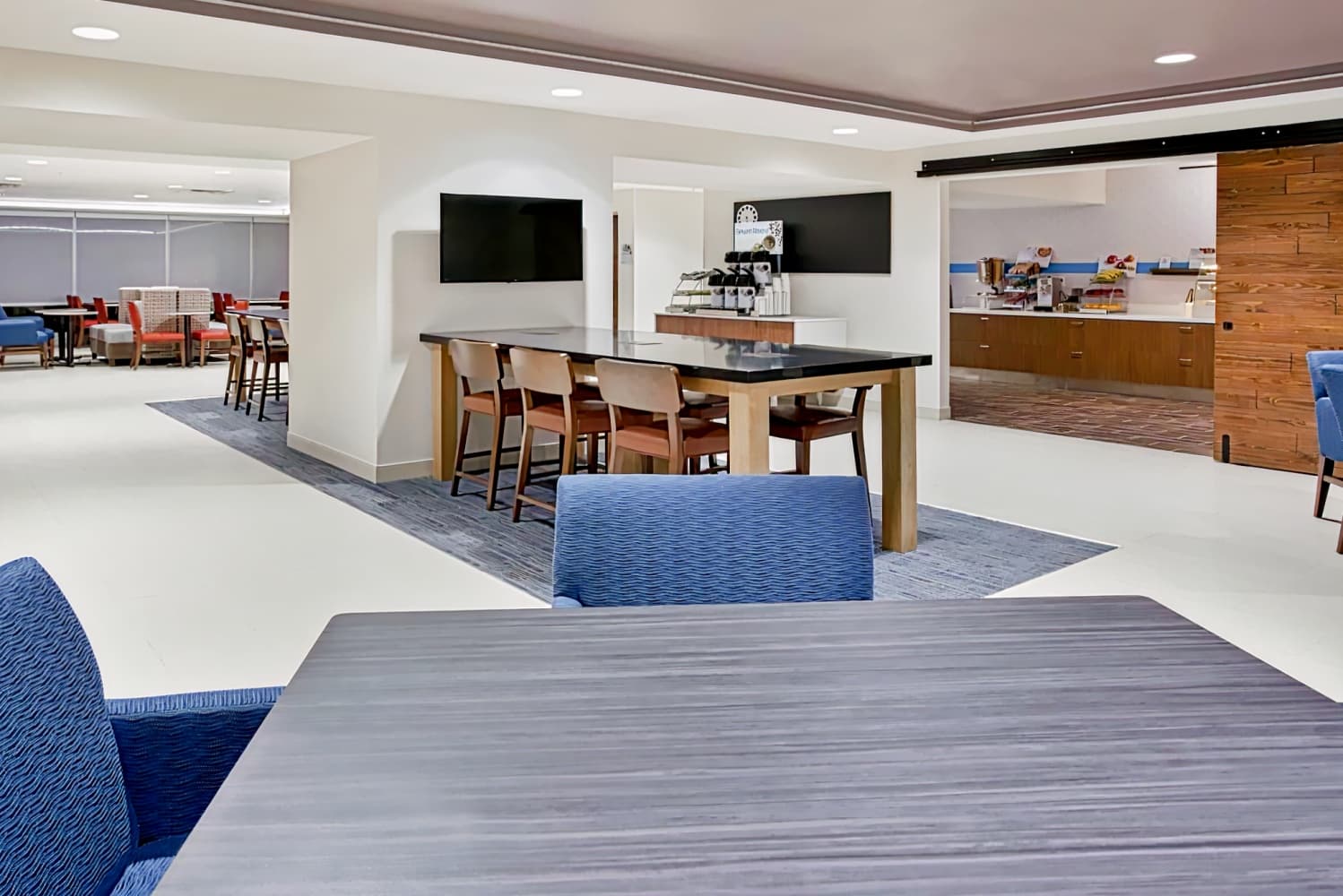 Holiday Inn Express & Suites Austin Downtown - University