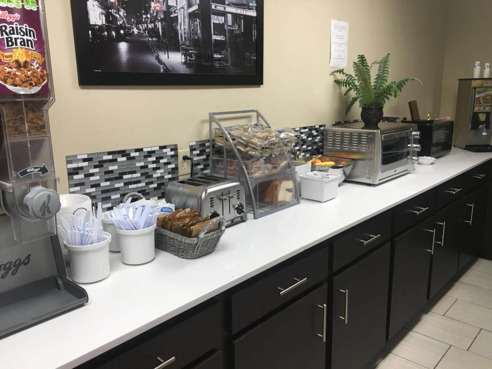 Super 8 by Wyndham Bedford DFW Airport West
