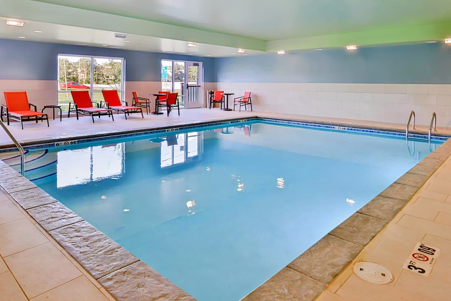 Holiday Inn Express & Suites Mall of America - MSP Airport