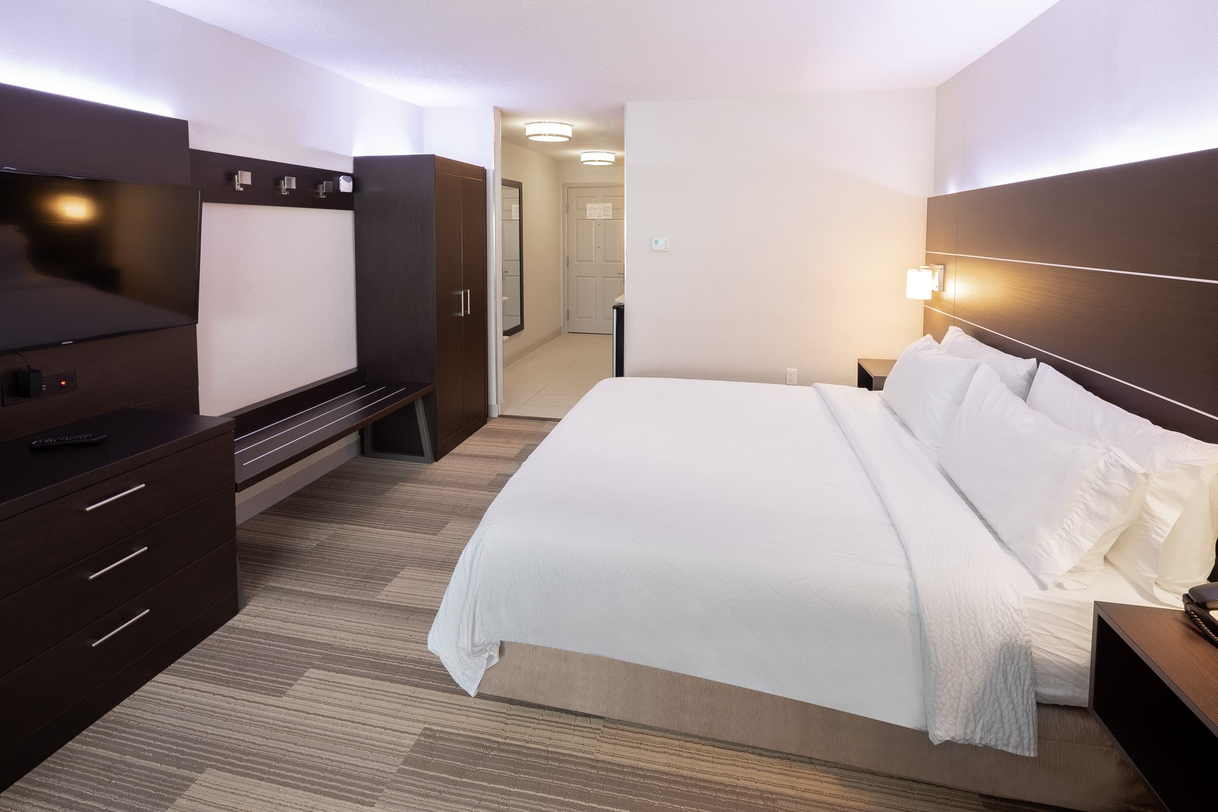 Holiday Inn Express & Suites Chicago West - St Charles