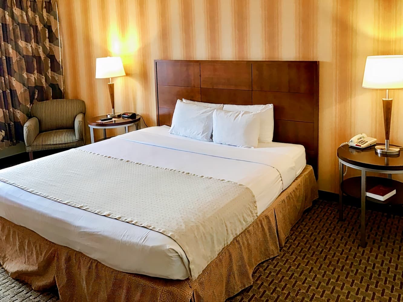 E Hotel Banquet & Conference Center