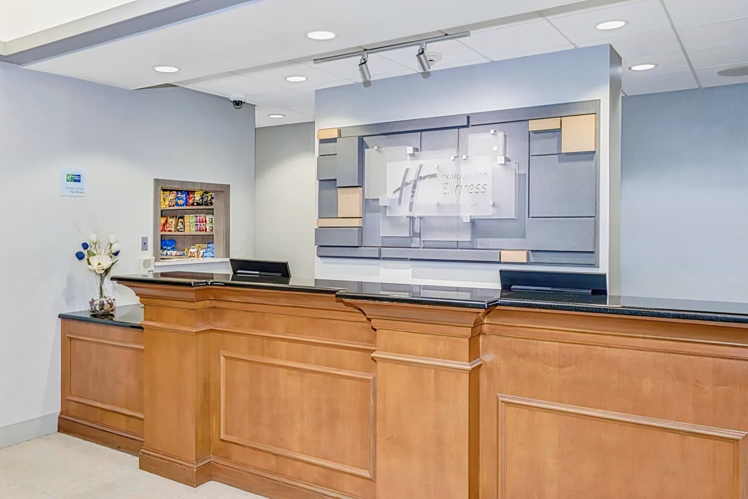 Holiday Inn Express Hotel & Suites East End