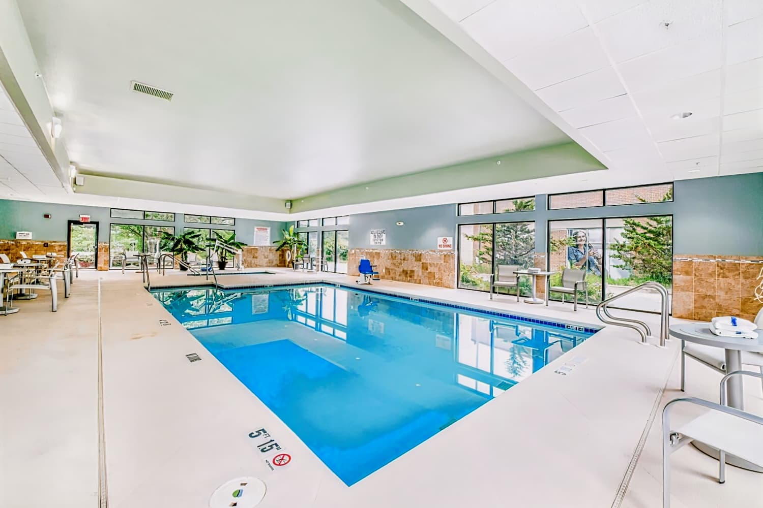 Holiday Inn Express - Delafield