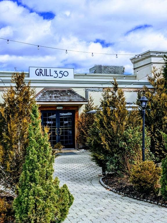 The Wilshire Grand Hotel