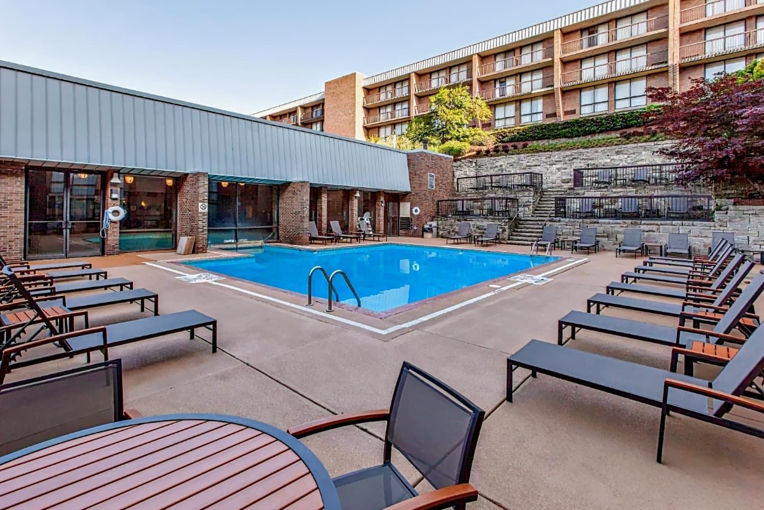 DoubleTree by Hilton Pittsburgh-Green Tree