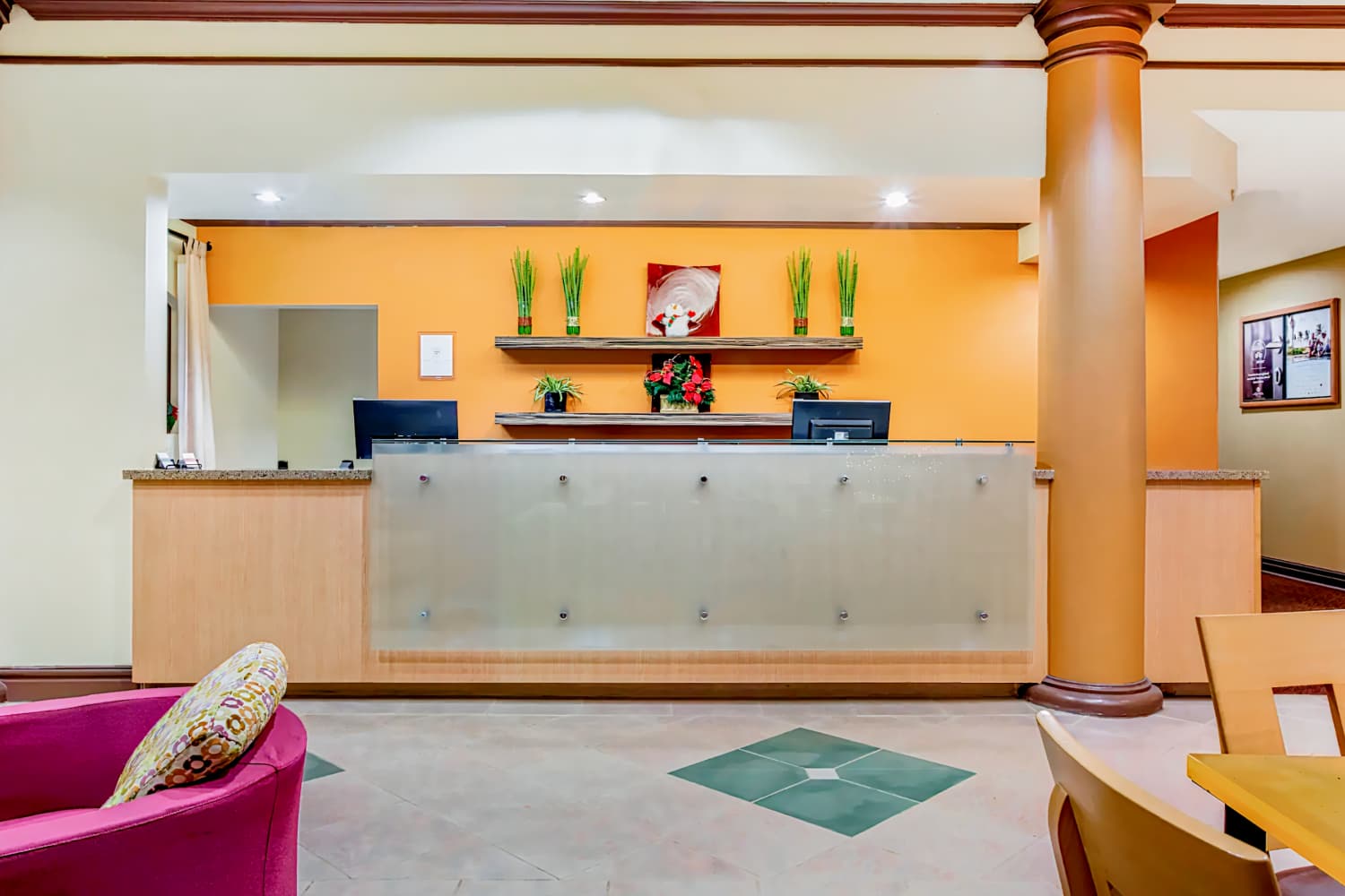 La Quinta Inn & Suites by Wyndham Raleigh Crabtree