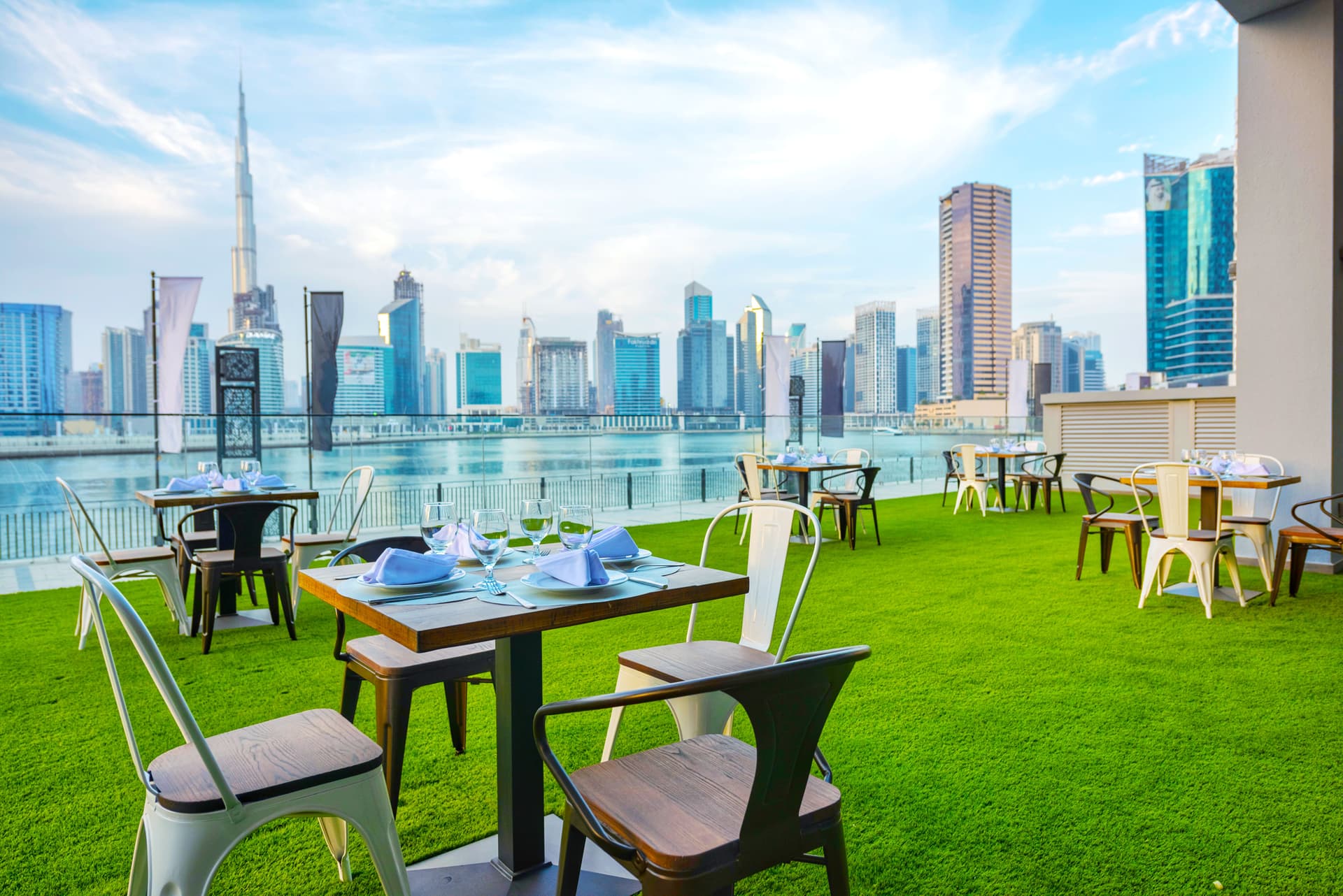 Canal Central Hotel