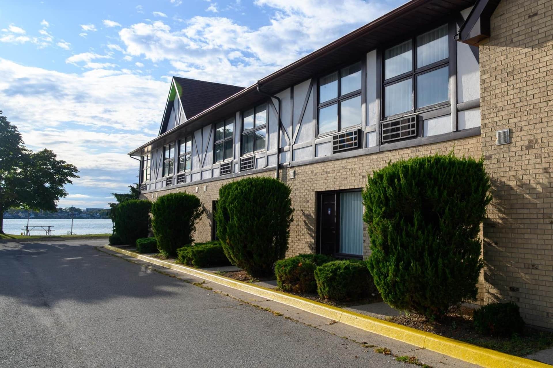 Days Inn by Wyndham Sarnia Harbourfront