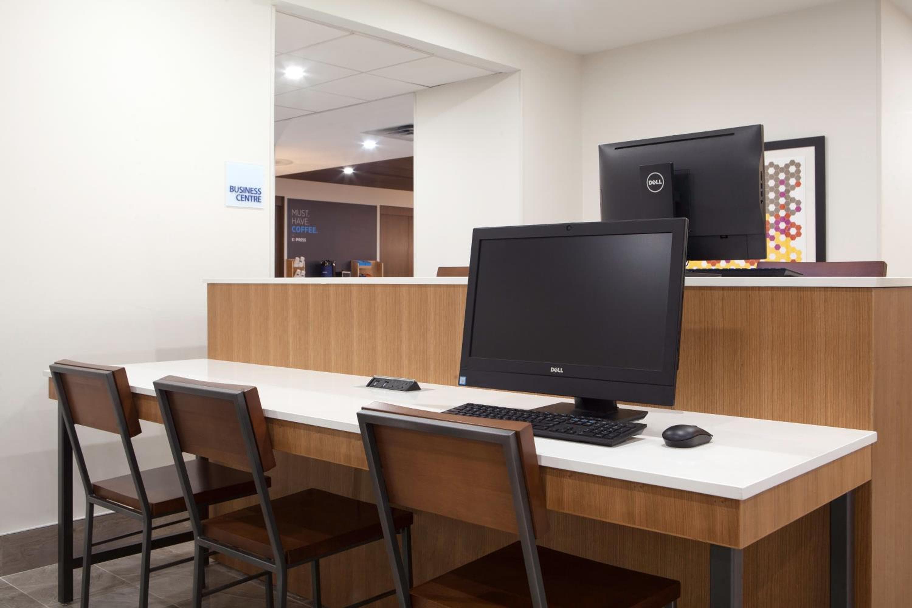 Holiday Inn Express & Suites Mississauga-Toronto Southwest, an IHG Hotel