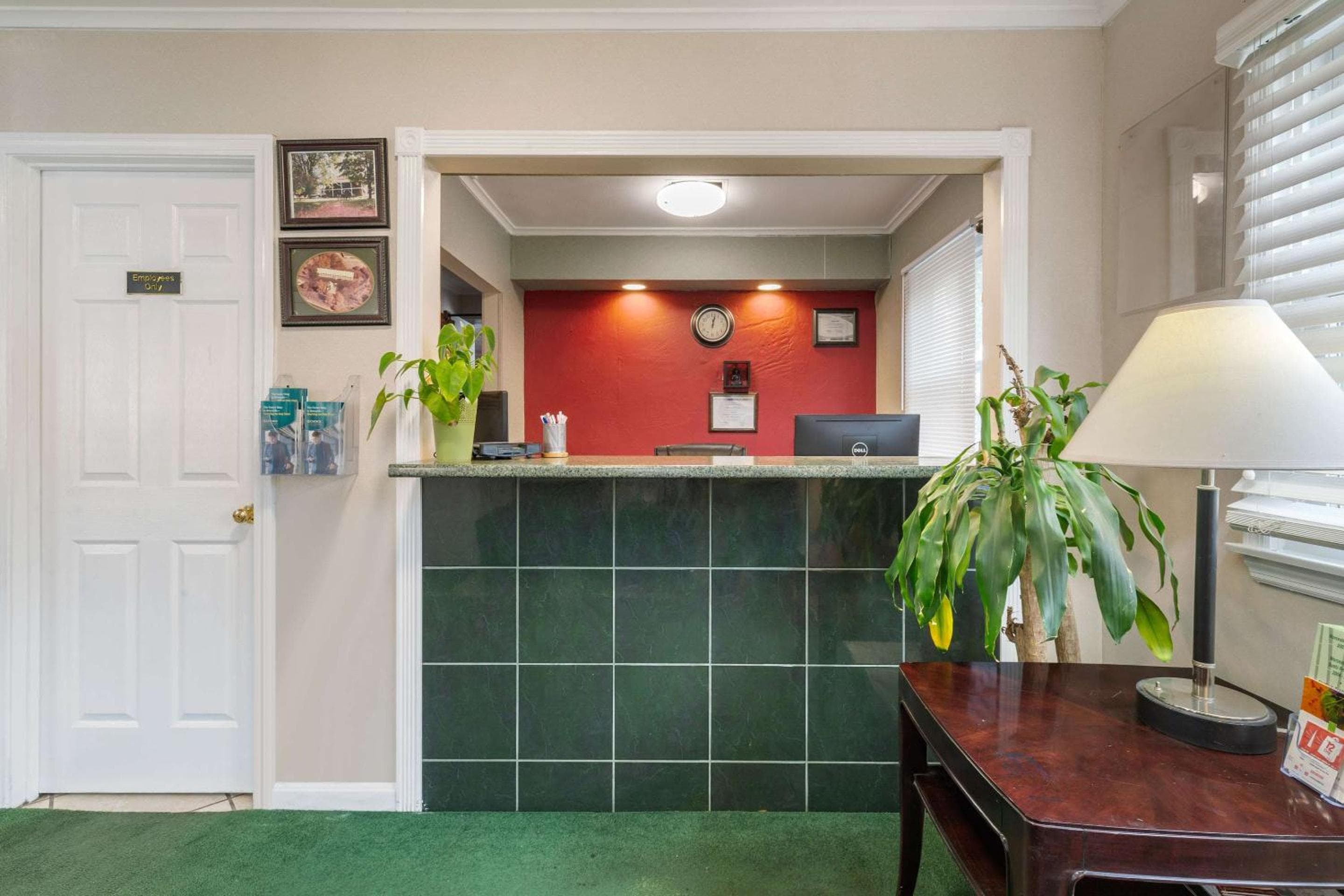 Econo Lodge Sturbridge Route 20