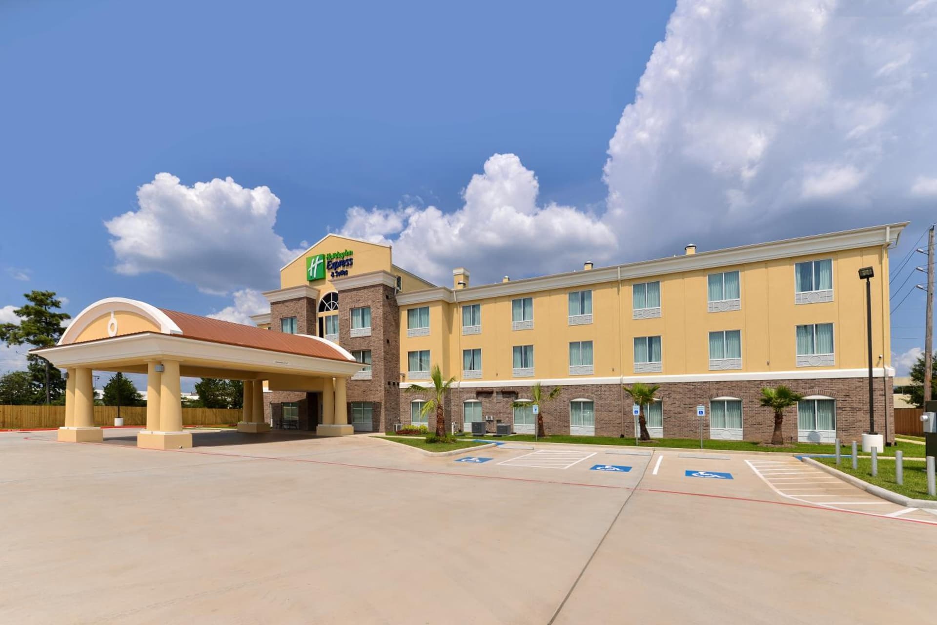 Holiday Inn Express & Suites - Houston NW - Tomball Area