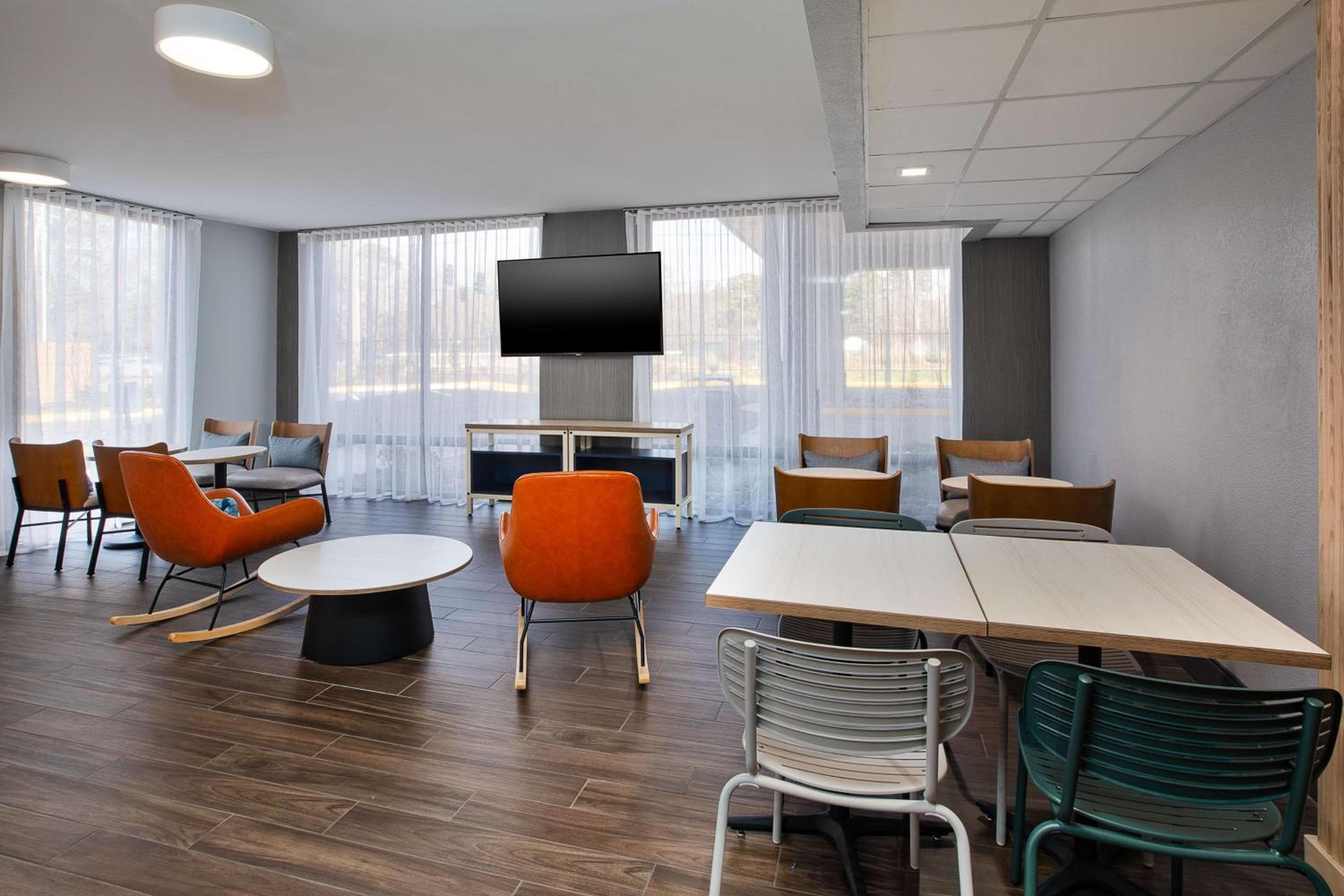 Spark by Hilton Jackson Ridgeland