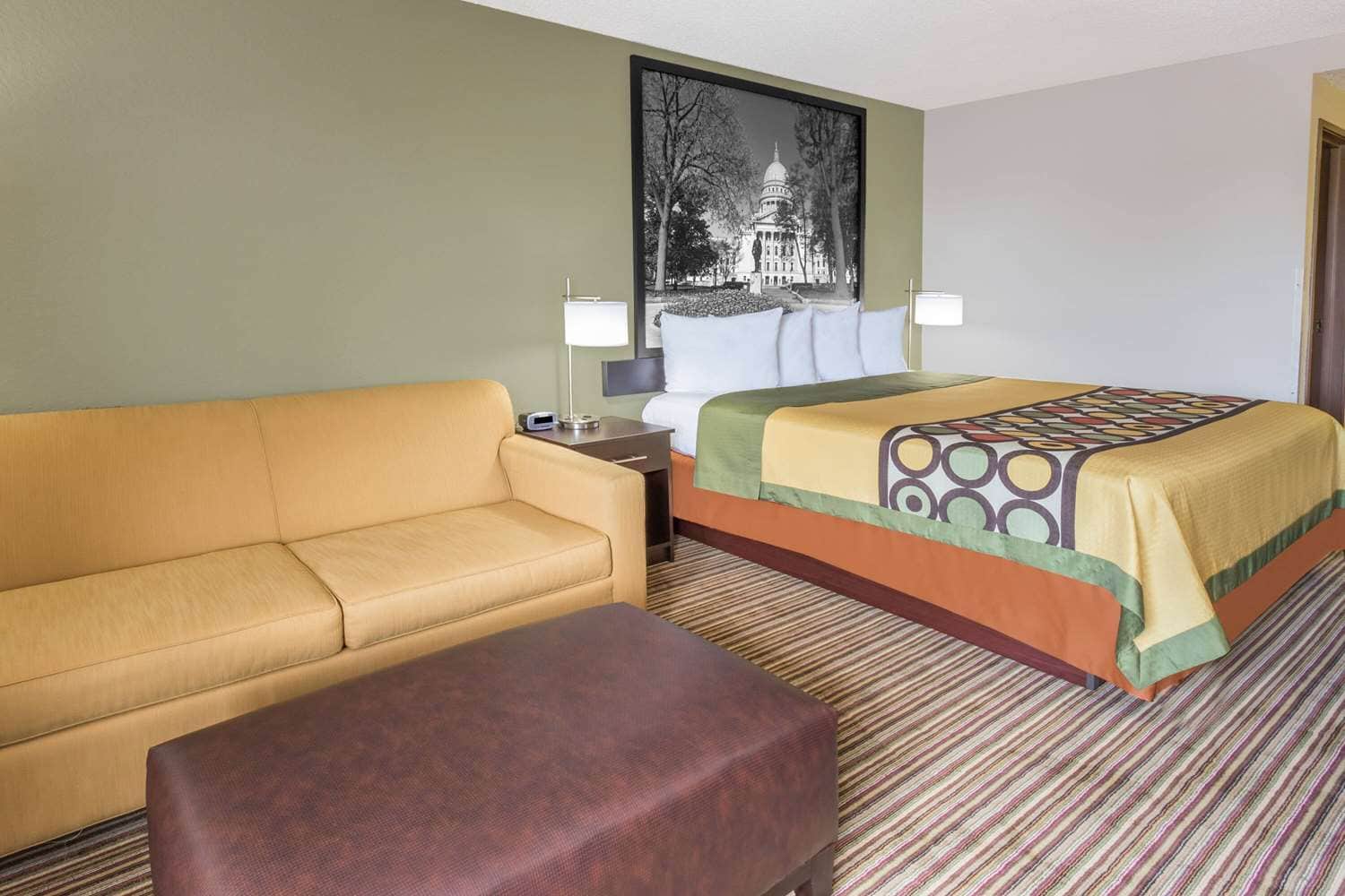Super 8 by Wyndham Madison South