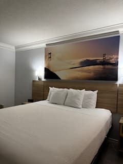 Days Inn by Wyndham Near City Of Hope
