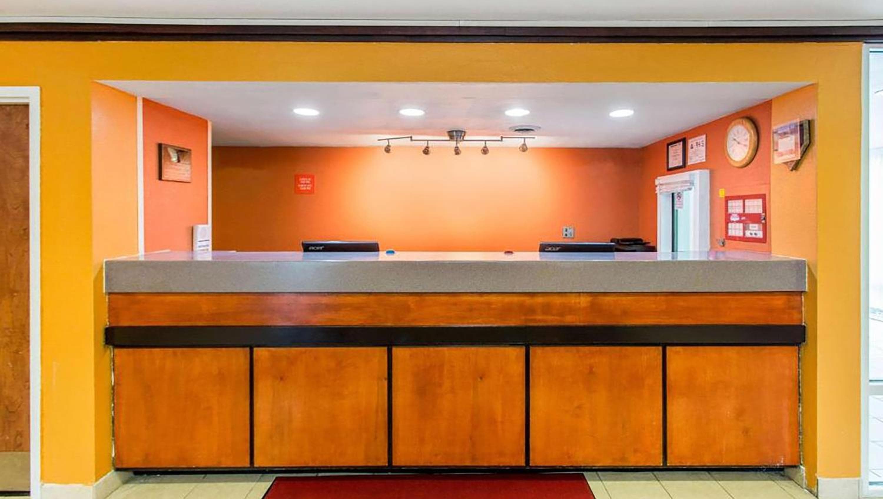 Studios and suites 4 less