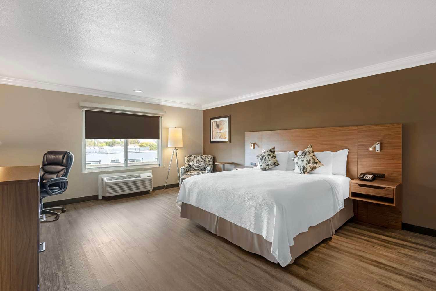 Best Western Plus Newport Mesa Inn