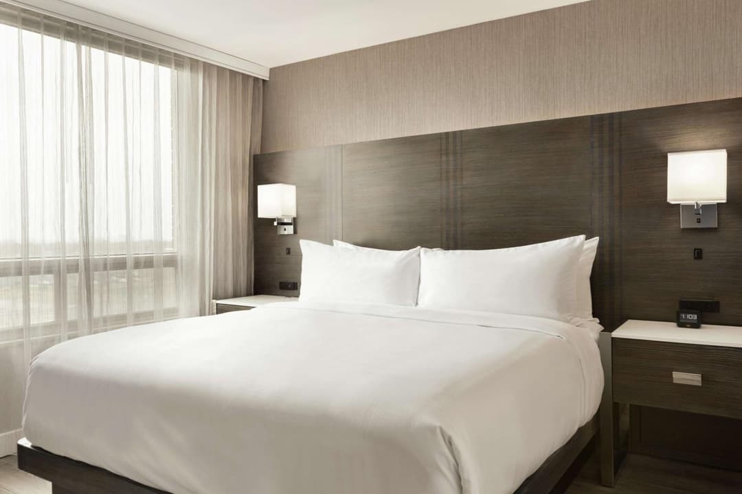 Embassy Suites by Hilton Montreal Airport