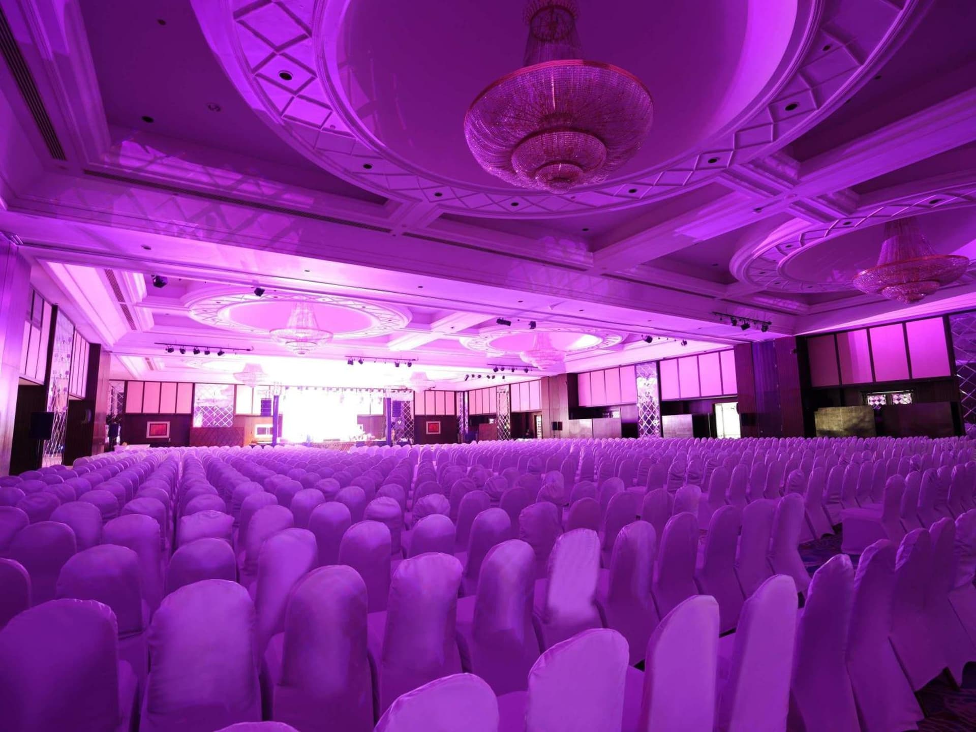 Mövenpick Grand Al Bustan Dubai