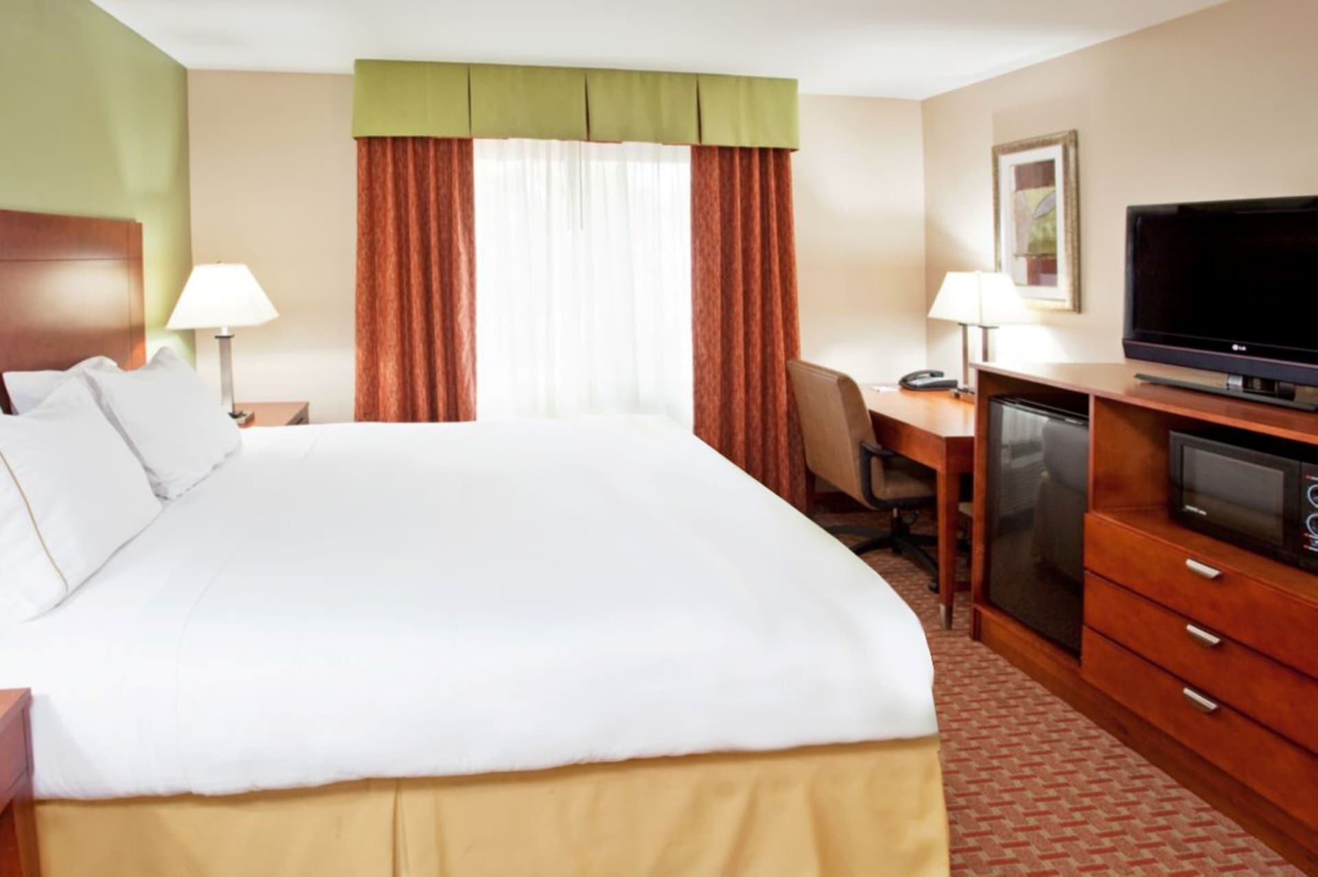 Holiday Inn Express & Suites Niagara Falls