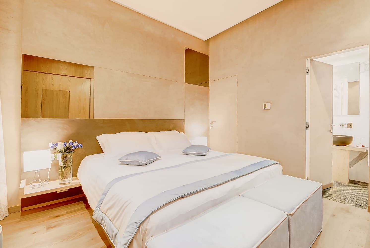 Sun Suite Luxury Pantheon