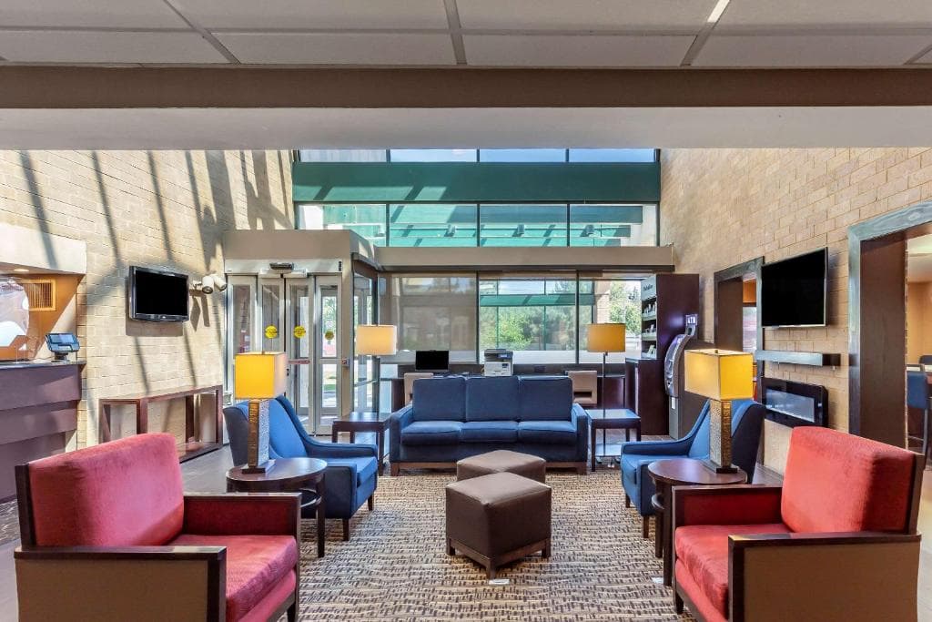 Comfort Suites Oakbrook Terrace