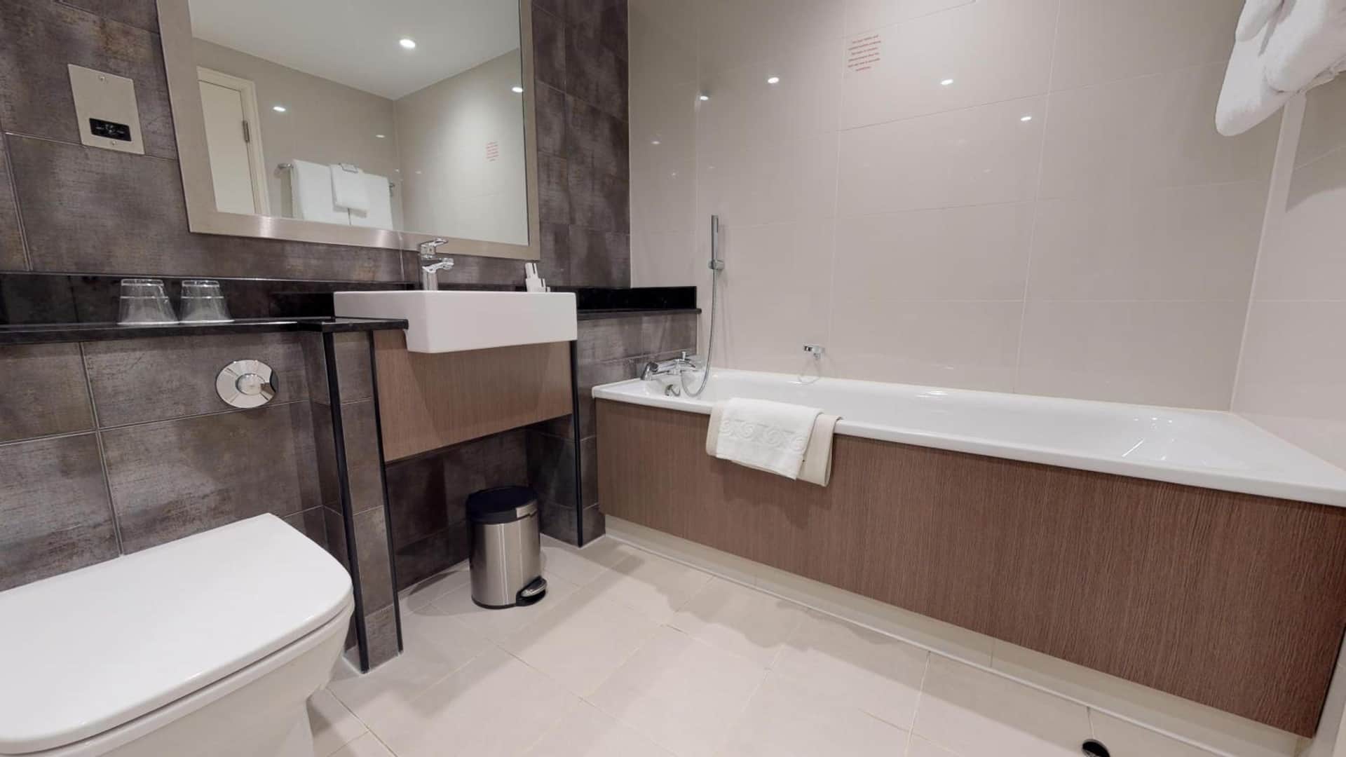 Holiday Inn London Kensington High Street